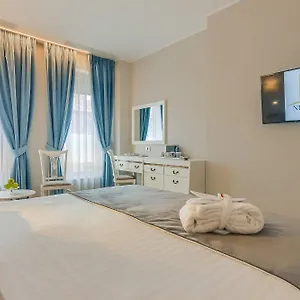 New Era Old Town Parking With Fee Nearby Bucureşti